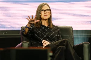 Bitcoin Yatırımcısı Cathie Wood 2023 Kripto Para Beklentilerini Paylaştı!