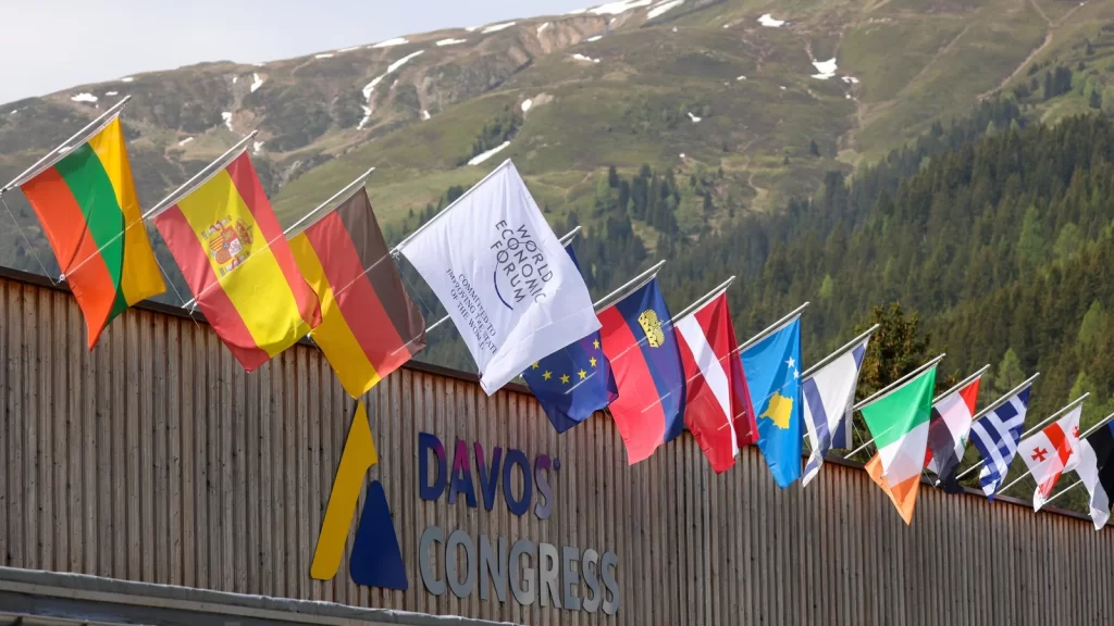 Davos’da Duyuruldu: Bu Altcoinler Ortak Oluyor!