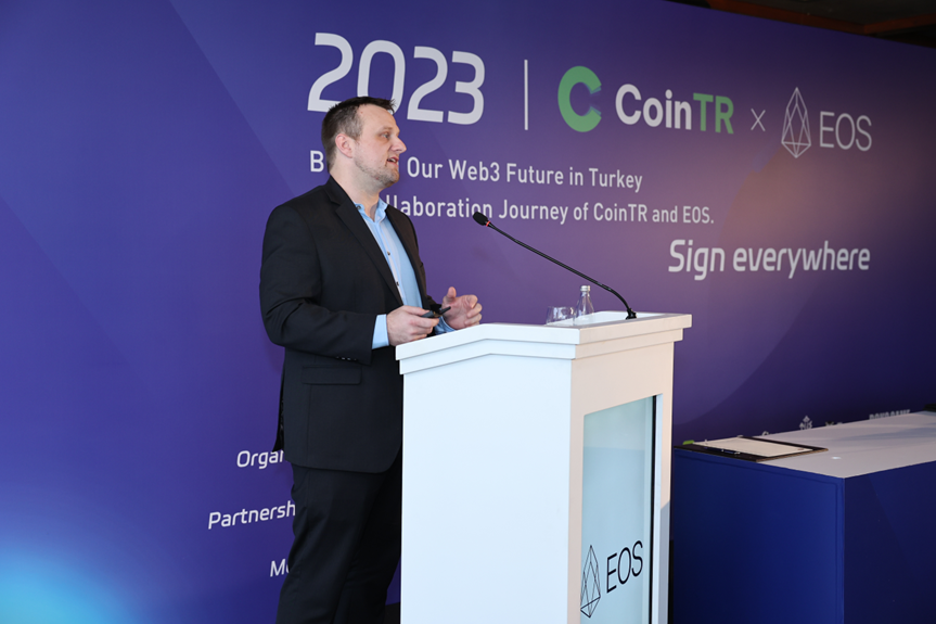 EOS Network Foundation Kurucu Ortağı ve CCO'su Zack Gall