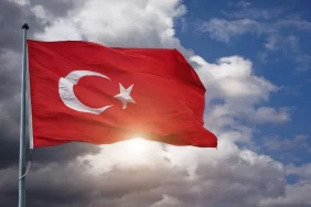 Liste Çıktı: Türk Yatırımcılar Bu 10 Altcoin’e Akın Ediyor!