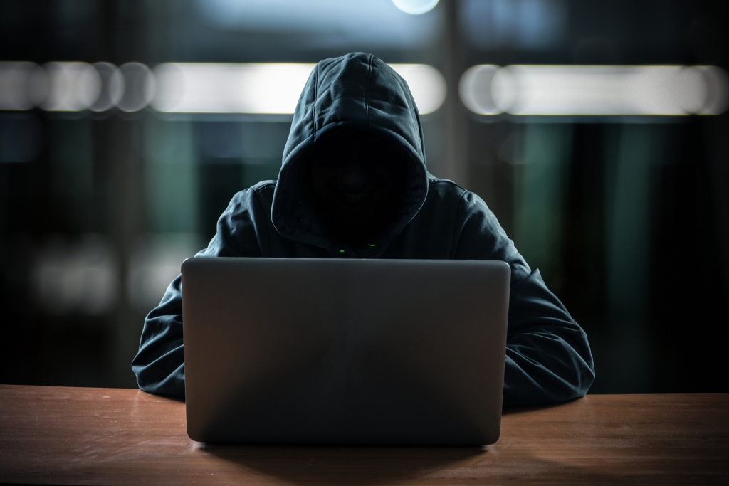 İki Altcoin İçin Dikkat: Biri Hacklendi, Diğeri Scam Çıktı!