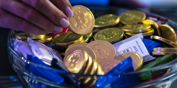 Bitcoin ve 2 Altcoin İçin Selloff Riski: Dev Şirket Satabilir!